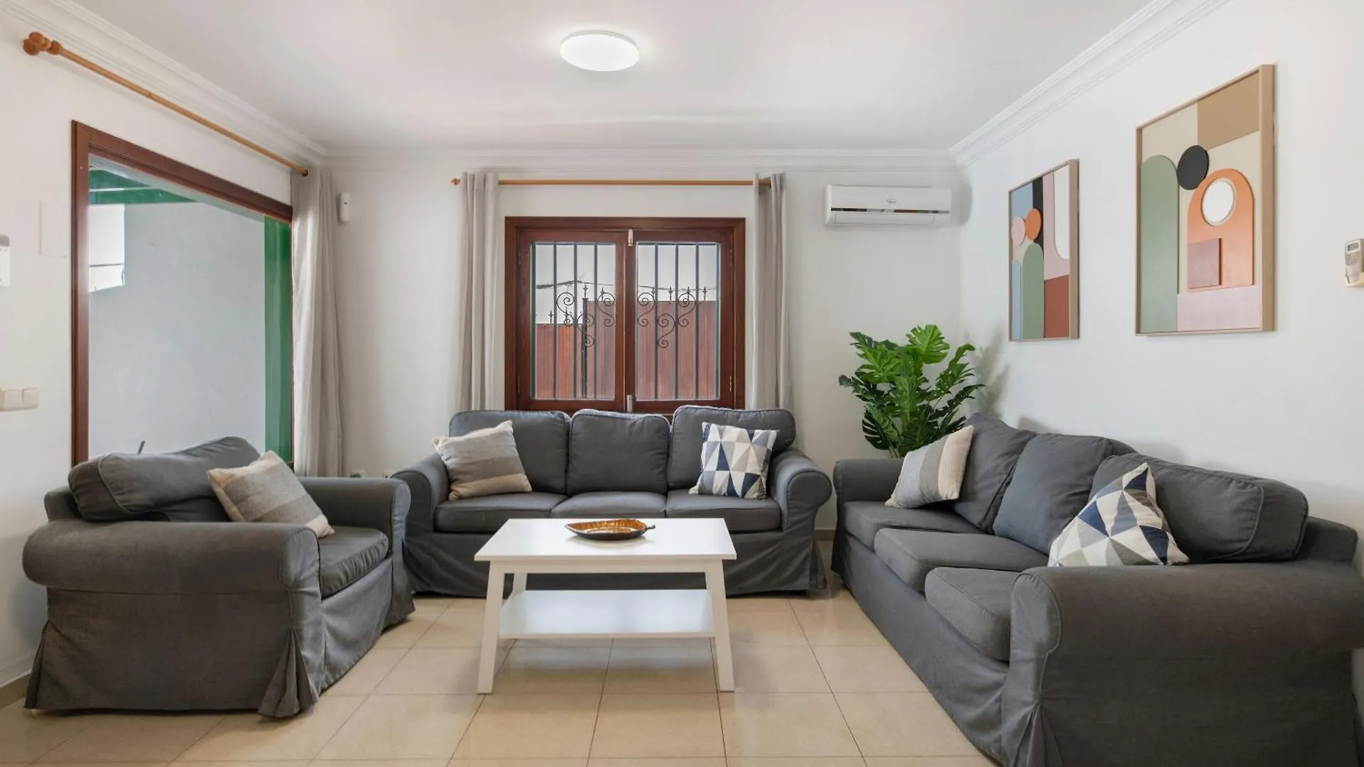 Villa Mirafondo 티아즈 0*,  스페인